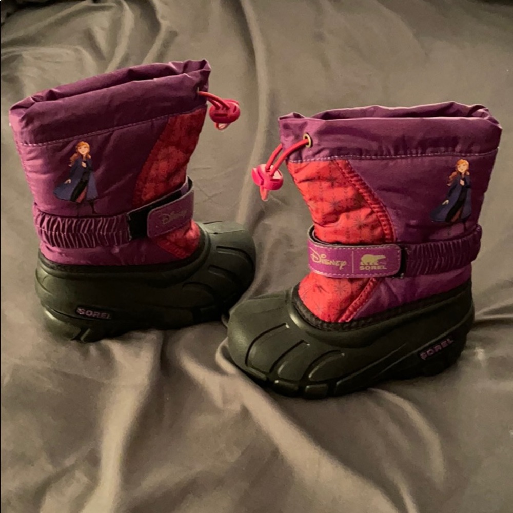 Sorel frozen girls size 9 snow boots